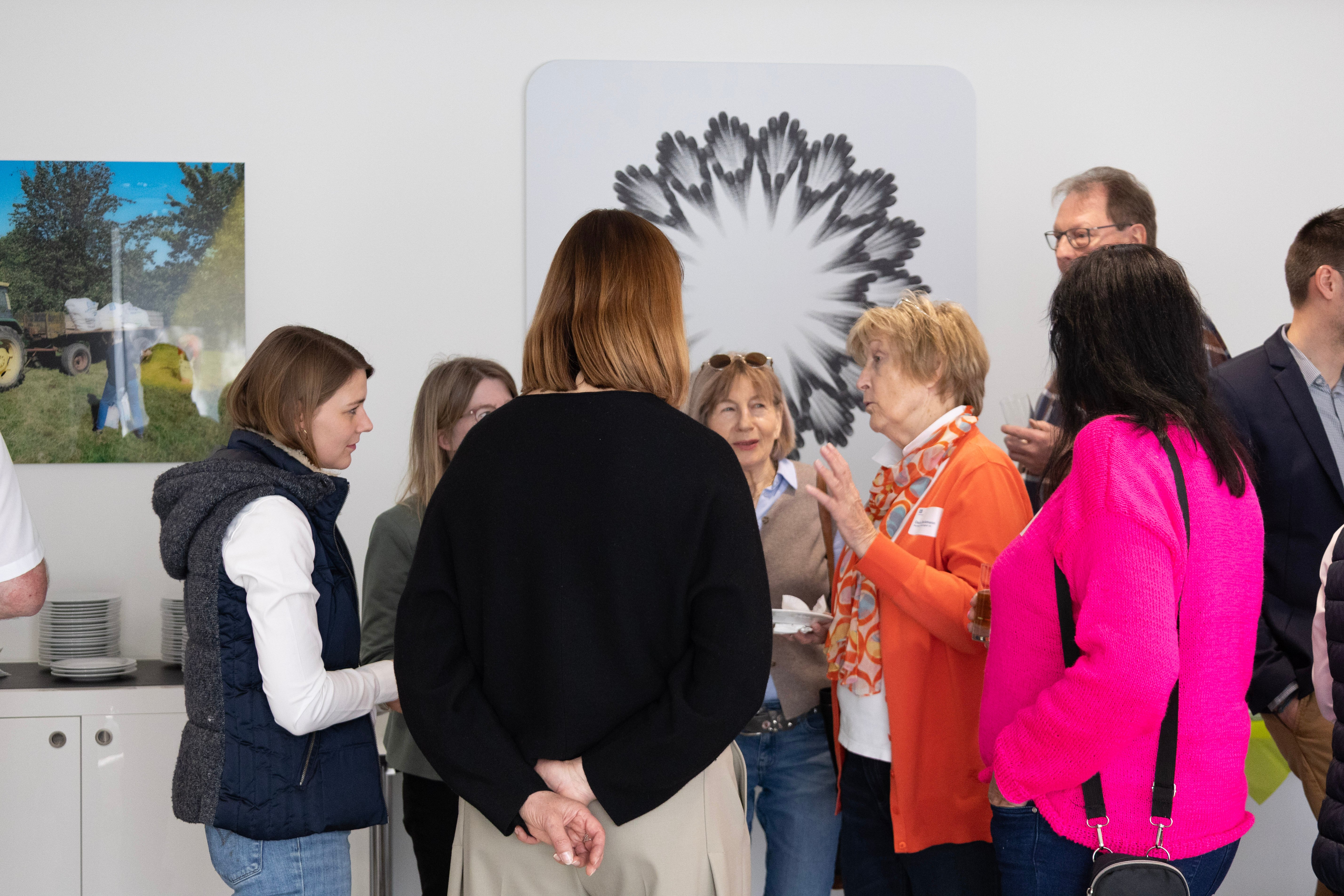 Nachbarn & Yara-Mitarbeiter unterhalten sich