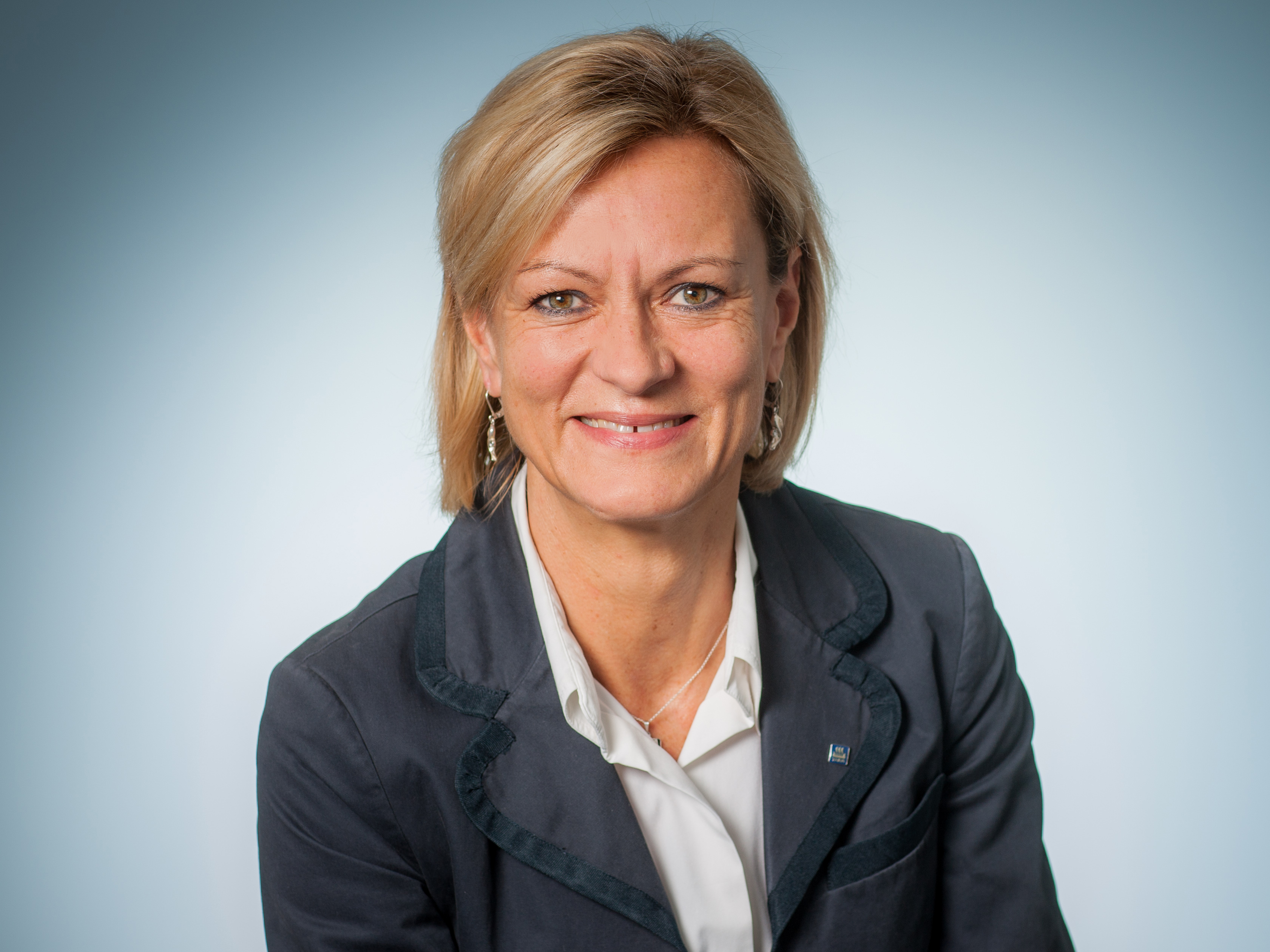 Stefanie Schmidt.jpg