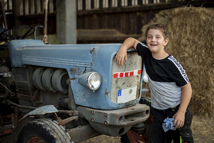 Tim mit Trecker 730 px.jpg