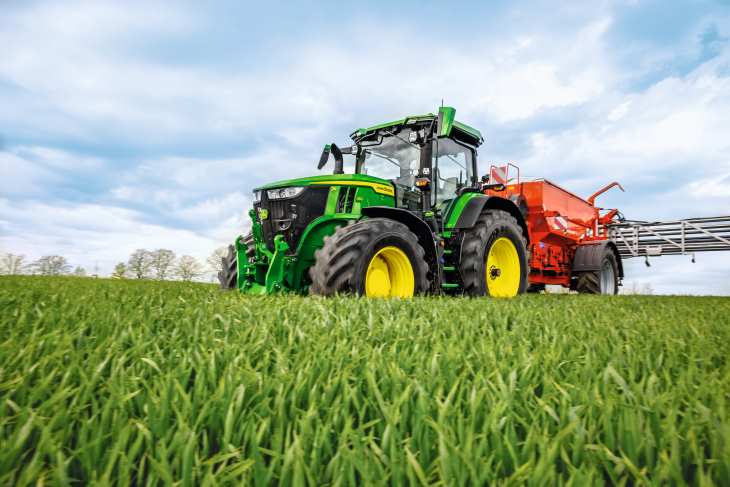 John Deere Traktor mit Yara Tools